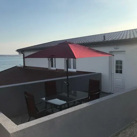 Mila * Starigrad Paklenica